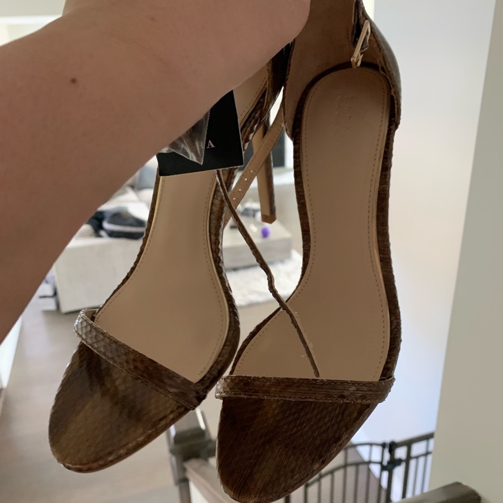Zara - Picture 5 of 8